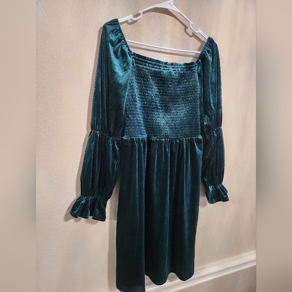 Green Velvet Long Sleeve Off The Shoulder Dress Size Small - Picture 2 of 5